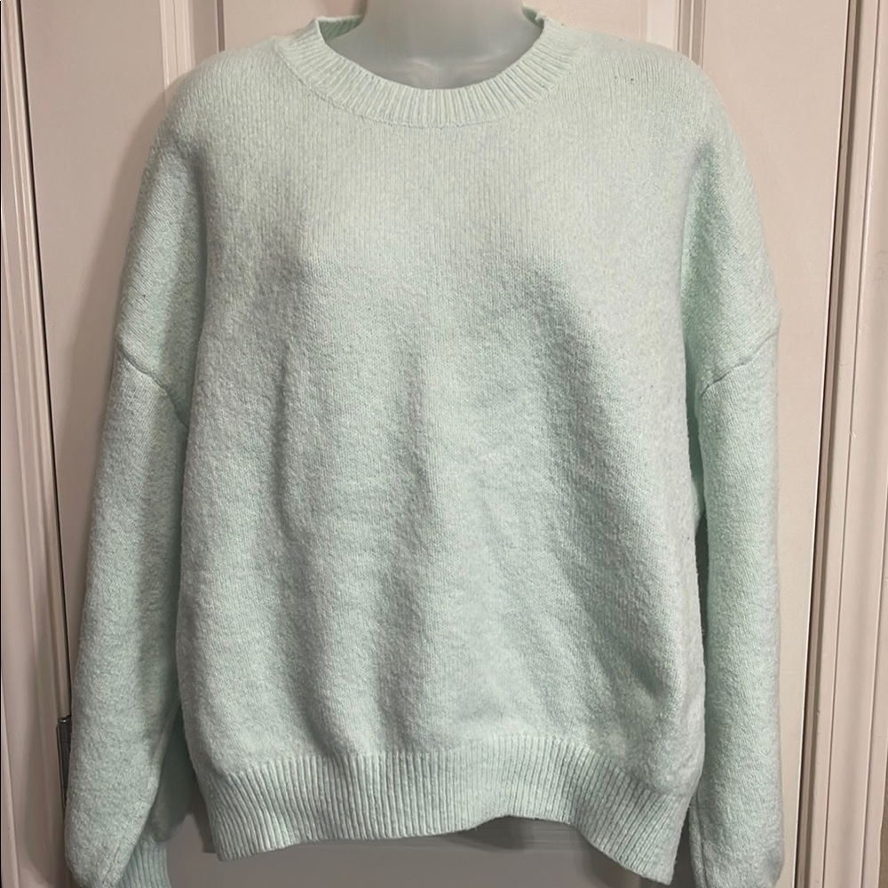 Mint green crew neck sweater size XL